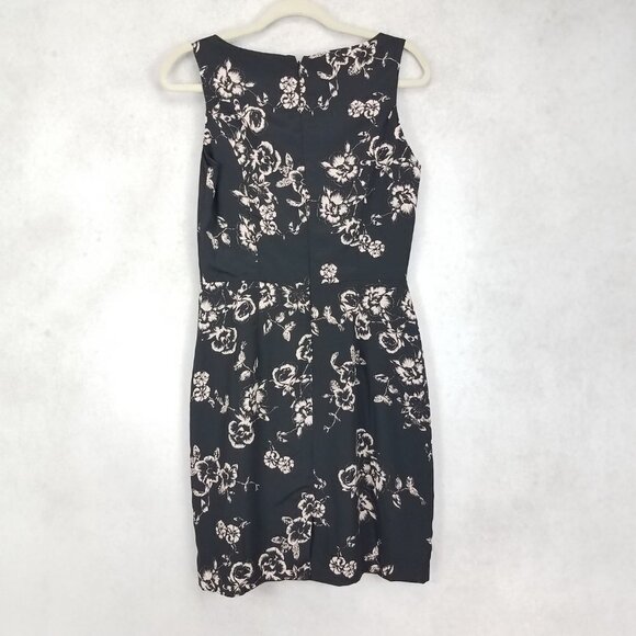 NEW Banana Republic Size 4 Floral Shift Dress in Black and Ivory Floral $110 - Picture 2 of 10